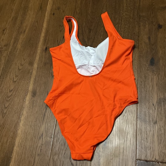 Victoria’s Secret PINK one piece bathing suit. Brand new without tag - Picture 2 of 4